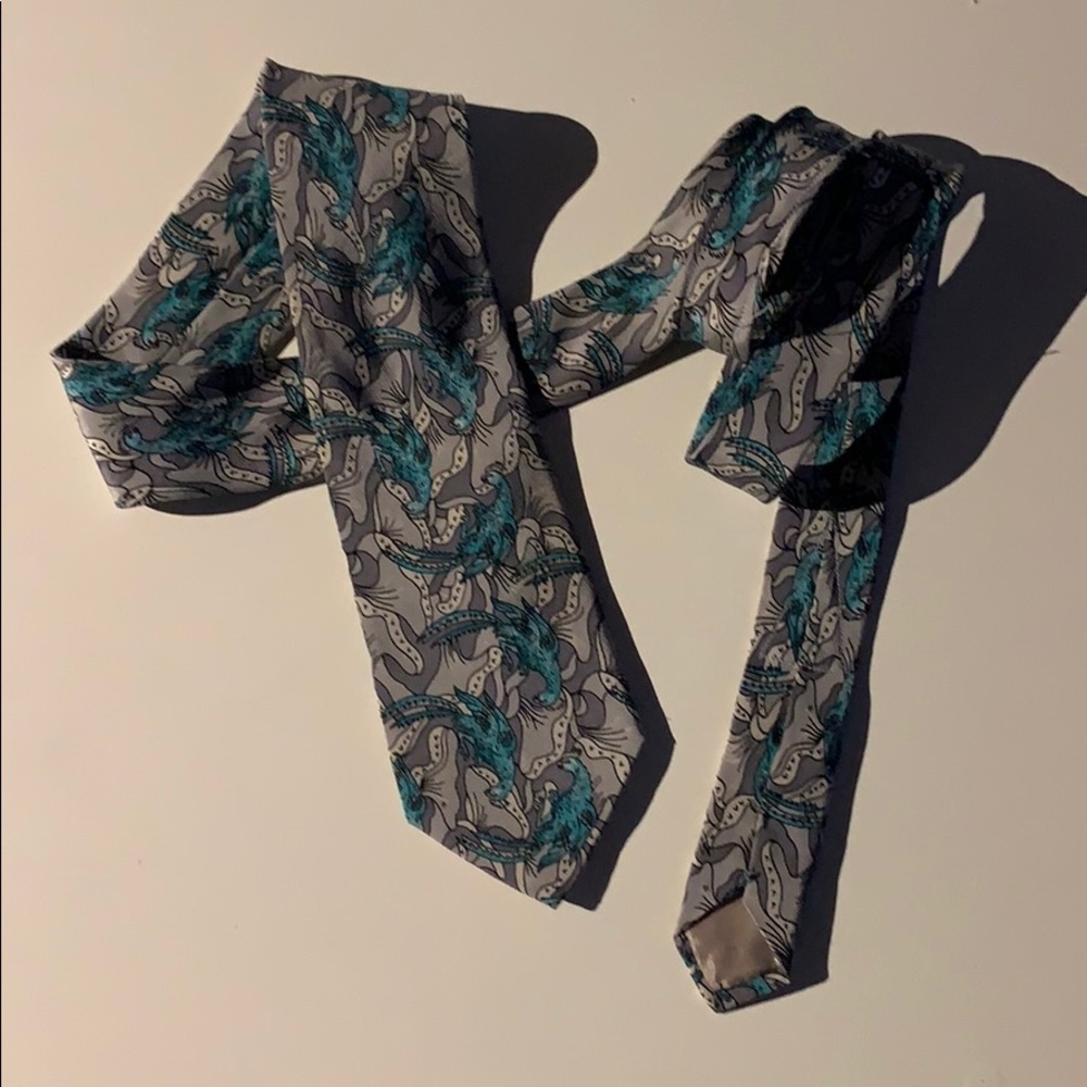 Interesting Vintage Peacock Pattern Tie